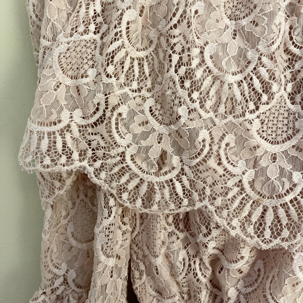 NWT BB Dakota Mauve Lace Off-the-Shoulder Romper - Picture 7 of 7